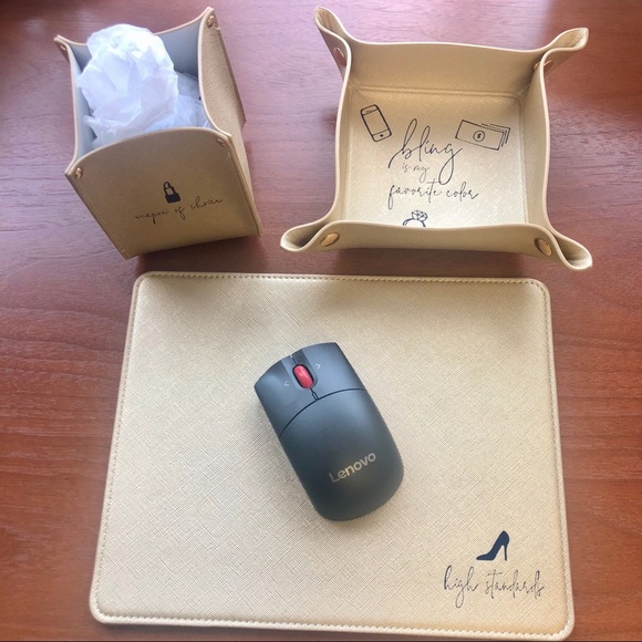 Saks Fifth Avenue Other - Saks Fifth Avenue Gold Desk Set